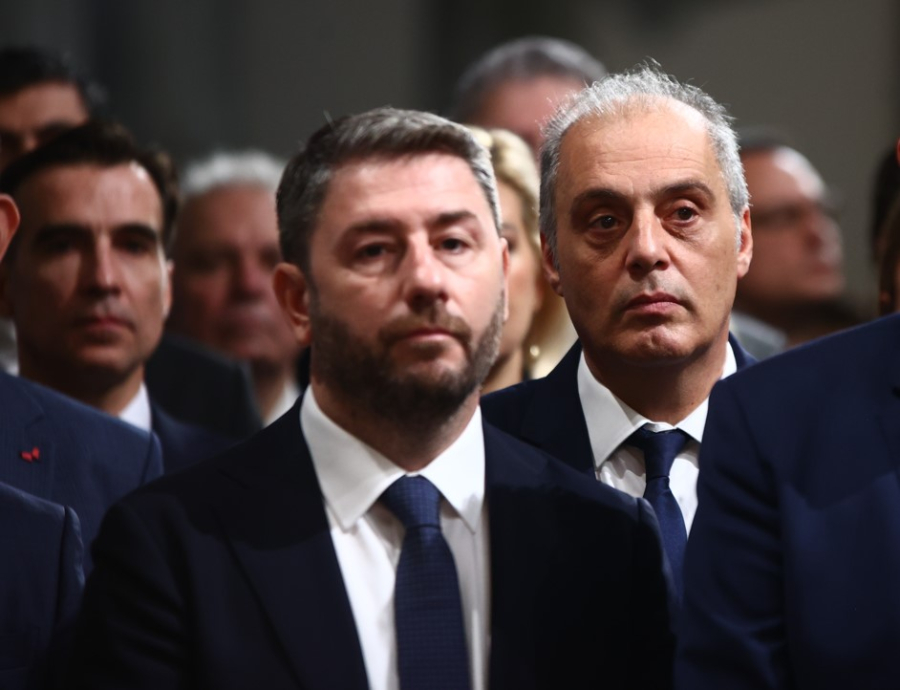 Αήθης επίθεση Βελόπουλου σε Ανδρουλάκη: «Ή από κάπου τον κρατούν ή είναι βλαξ»