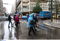 Καιρός σήμερα: Βροχές και καταιγίδες αλλά με υψηλές θερμοκρασίες