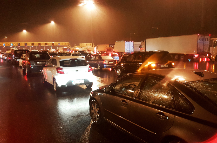 Νέες αυξήσεις στα διόδια με εντάσεις και ουρές χιλιομέτρων στην Αθηνών Λαμίας