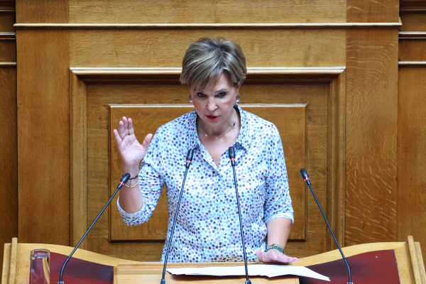 Η Όλγα θα μείνει ανεξάρτητη βουλευτής - Προς το ΠΑΣΟΚ η Νίνα Κασιμάτη!