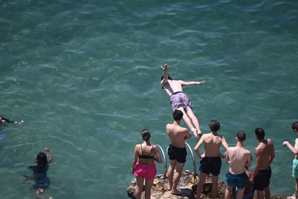 Meteo: Στους 42,1 °C σήμερα η μέγιστη θερμοκρασία - Για 12η συνεχόμενη μέρα πάνω από 40 °C