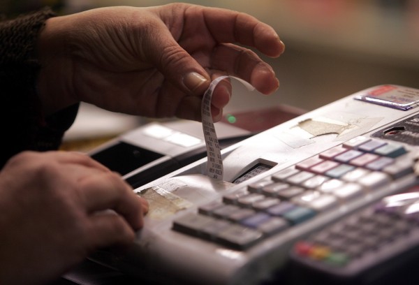 Σωρεία παραβάσεων φοροδιαφυγής σε Θάσο και περιοχές της Αττικής