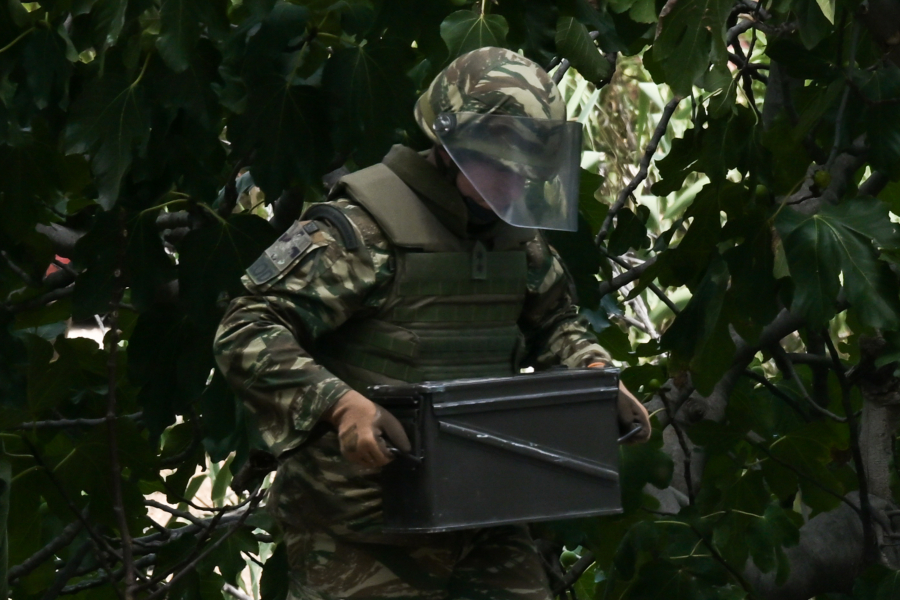 Παλαιό Φάληρο: Απομακρύνθηκε βλήμα του Β’ Παγκοσμίου Πολέμου (εικόνες)