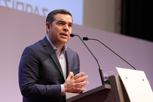 Ο Τσίπρας απαντάει σε όλα: Η κόντρα με τον Στουρνάρα για το παρελθόν, δείχνει τον δρόμο για το μέλλον