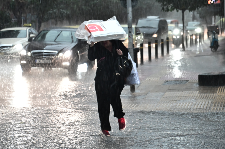 Καιρός: Πού θα πέσουν σήμερα καταιγίδες - Τι περιμένουμε στην Αττική