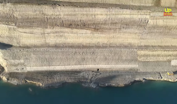 Ισθμός: Οι χειρουργικής ακρίβειας υποθαλάσσιες εργασίες υποστύλωσης και ο «μερακλής» Ζαχαρίας (βίντεο)