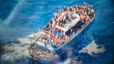 Ναυάγιο στην Πύλο: Στο λιμεναρχείο Καλαμάτας ο επικεφαλής της Frontex, ανακρίνονται 8 ύποπτοι ως διακινητές