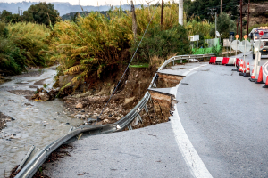 Νέο «112» στην Ρόδο: Συνεχίζει να σαρώνει το νησί η κακοκαιρία