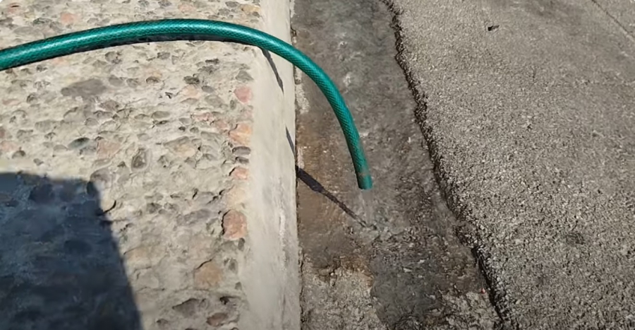 Ηλιούπολη: Διαρροή νερού από 26 Ιουνίου; Ώρα να παρέμβει η ΕΥΔΑΠ