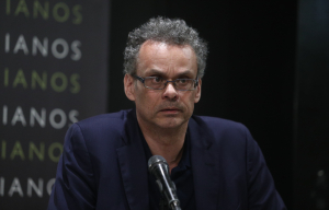 Ξενοφών Κοντιάδης στο Dnews: Ορισμένα βασικά ερωτήματα για την «Ομάδα Αλήθειας» και το πολιτικό χρήμα