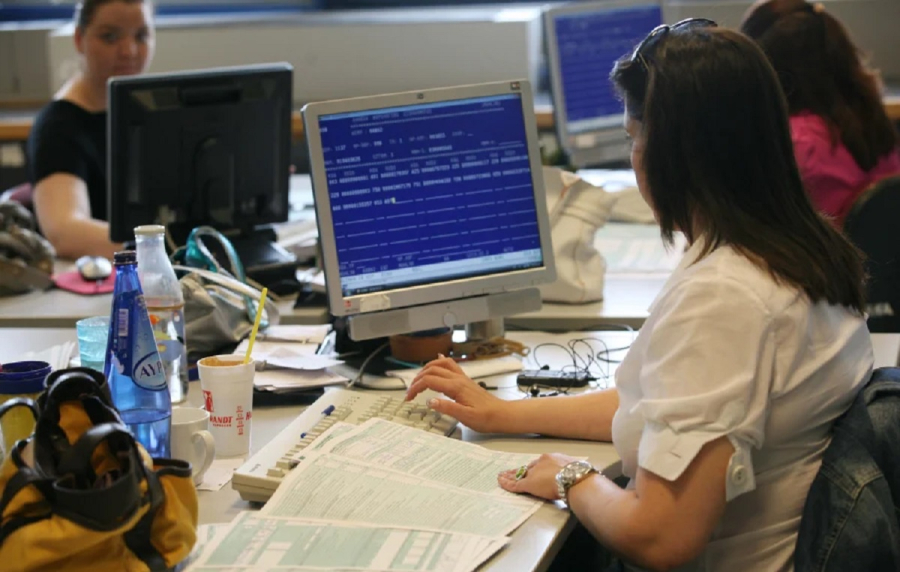 Η εφορία πατάει το κουμπί για τις προσυμπληρωμένες φορολογικές δηλώσεις 2025