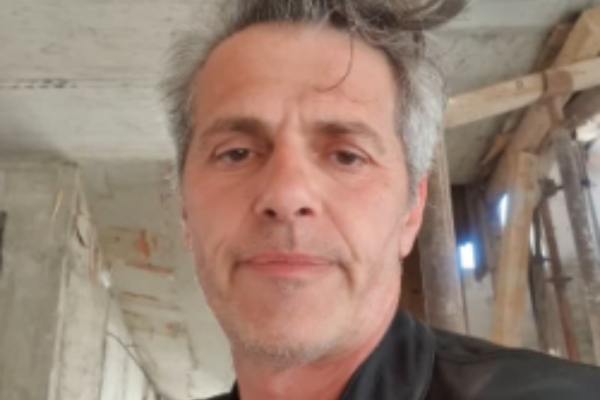 Μάριος Αθανασίου: Δούλευε στην οικοδομή τον χειμώνα - «Ήταν κάτι που το είχα ανάγκη…» (Βίντεο)