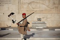 Άγνωστος Στρατιώτης: Εμπαιγμός για τη συσπείρωση της ΝΔ