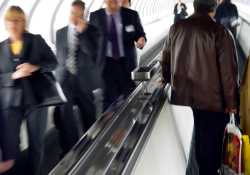 Μόνο το 8% των νέων θέλει να διοριστεί στο Δημόσιο - Σε ποιες εταιρείες θέλουν αν εργαστούν