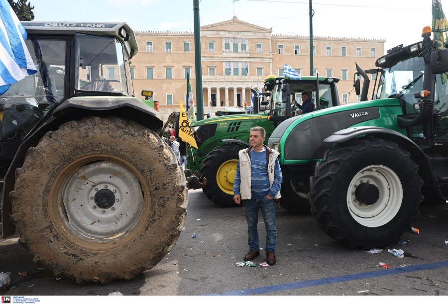 Αποχώρησαν τα τρακτέρ από το Σύνταγμα, ανοίγουν οι δρόμοι στο κέντρο