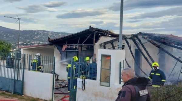 Ραφήνα: Νεκρός ηλικιωμένος μετά από φωτιά που ξέσπασε στο σπίτι του