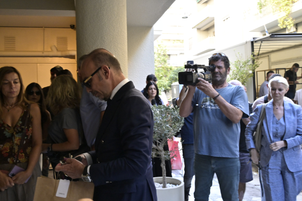 Έρευνα αυτή την ώρα, παρουσία εισαγγελέα, στο ιατρείο όπου έπαθε ανακοπή ο Γιώργος Μαζωνάκης - Οι καταθέσεις των γιατρών