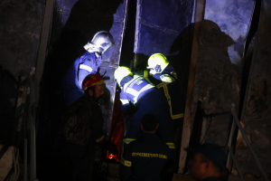 Φωτιά τώρα σε κτίριο στα Άνω Πατήσια
