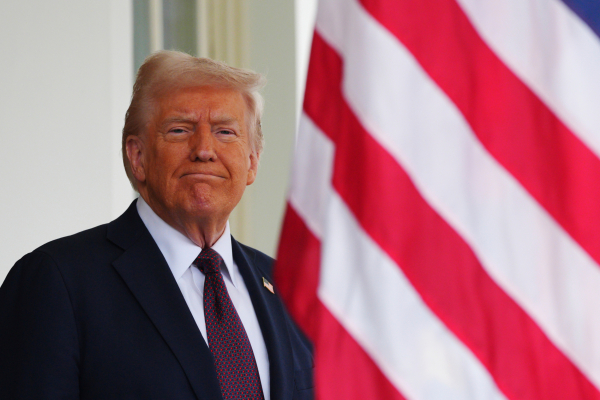 Ο Τραμπ «απειλεί» και τη Ρωσία με δασμούς