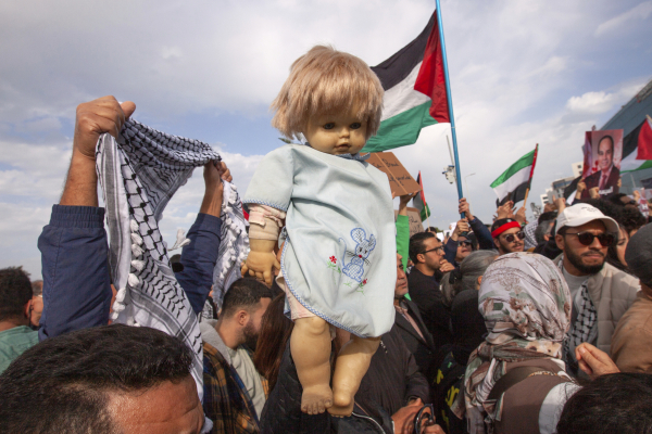 Τι θα γινόταν αν οι ΗΠΑ σταματούσαν αύριο να στηρίζουν το Ισραήλ; Τέσσερις ειδικοί απαντούν