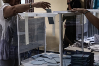 Κρίση κυβερνησιμότητας: Η κυβέρνηση φθίνει, η αντιπολίτευση δεν μπορεί