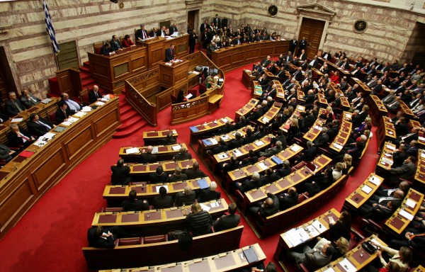 Live απο την Βουλή: Ψηφίζεται στην Ολομέλεια το πολυνομοσχέδιο