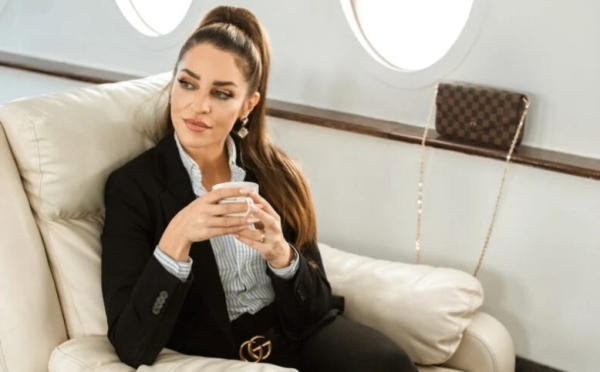 Τι δεν πρέπει να φοράς ποτέ όταν μπαίνεις σε αεροπλάνο