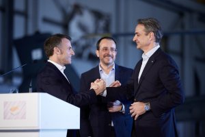 Τριμερής συνάντηση Μητσοτάκη, Χριστοδουλίδη και Μακρόν: Συζήτησαν για Μέση Ανατολή και διεθνή ασφάλεια