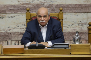 Τα Χριστουγιεννιάτικα κάλαντα άκουσε ο Πρόεδρος της Βουλής