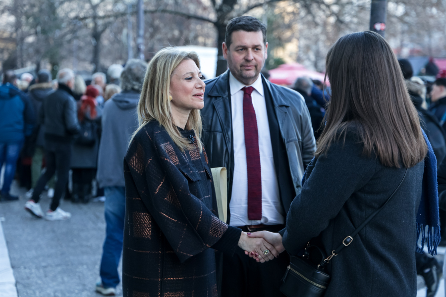 Επιμένει η Καρυστιανού για το τρίτο μνημόνιο – Τι δείχνουν οι αριθμοί