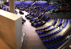 Η γερμανική κυβέρνηση εξετάζει το ενδεχόμενο να στείλει πυρομαχικά στο Ισραήλ