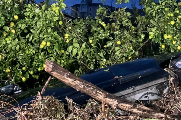 Κακοκαιρία Byron: Απανωτά «112» για Εύβοια, Μαγνησία, Λάρισα, Σποράδες, Χίο, Σάμο, Ικαρία και Δωδεκάνησα