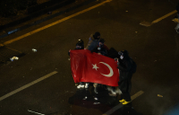 Στις κάλπες οι Τούρκοι για να ψηφίσουν τον Ιμάμογλου για υποψήφιο πρόεδρο