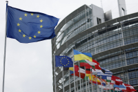 Η ΕΕ σπαταλά δισεκατομμύρια σε συμβούλους ενώ η οικονομία της πιέζεται