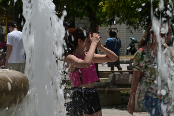 Καύσωνας: Πού «έδειξε» ο υδράργυρος 44,5 °C - Οι μέγιστες θεμορκρασίες αυτή την ώρα