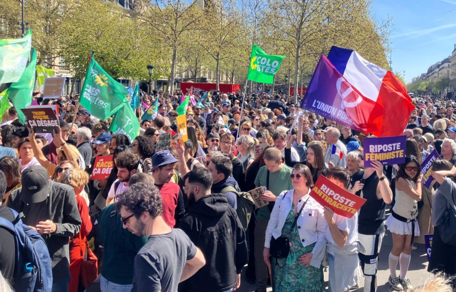 Σε προεκλογικό κλίμα η Γαλλία: Τρεις πολιτικές συγκεντρώσεις σήμερα στο Παρίσι (βίντεο)