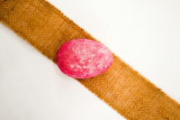 Πάσχα 2025: Πώς βάφουμε αυγά με κλωστές - Βήμα βήμα η διαδικασία