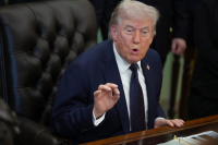 Η ερώτηση που εκνεύρισε τον Τραμπ: Θα χρησιμοποιούσε πυρηνικά όπλα εναντίον του Ιράν; (Βίντεο)