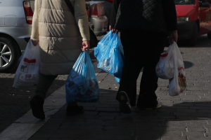 Το ωράριο καταστημάτων και σούπερ μάρκετ σήμερα Παραμονή Χριστουγέννων