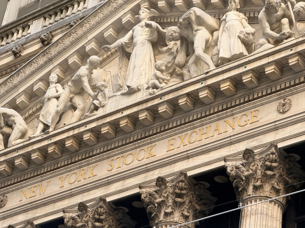 Άνοδος στη Wall Street και πτώση για το πετρέλαιο μετά την ακύρωση των επιθέσεων στο Ιράν