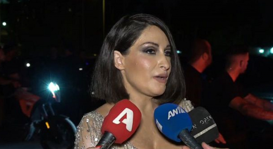 Ξύλο στα βραβεία MAD: Η γυναίκα με την τεράστια δύναμη ψυχής, Ιωάννα Παλιοσπύρου, βρέθηκε να φωνάζει «όχι βία» (βίντεο)