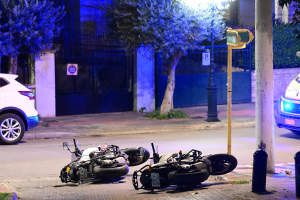 Τραυμάτισαν αστυνομικούς στη Δάφνη - Ανθρωποκυνηγητό για τον εντοπισμό των δραστών