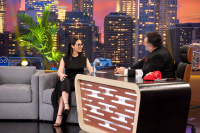 «The 2Night Show»: Η Κλαυδία βγάζει τα γυαλιά της στο πλατό του Αρναούτογλου (Βίντεο)