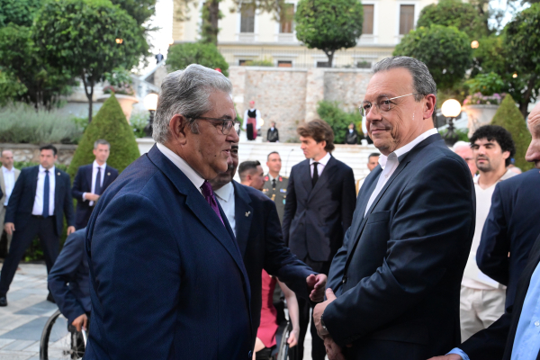 ΣΥΡΙΖΑ, ΚΚΕ και ΝΕΑΡ πιέζουν την κυβέρνηση