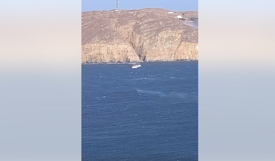 Φωτιά τώρα στην Φτελιά της Μυκόνου