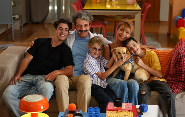 «Τρομεροί γονείς» - Νέο επεισόδιο: Ένα φλερτ και μία κλοπή δυναμιτίζουν την κατάσταση