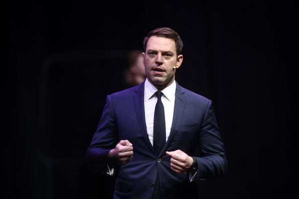 Χρυσάφι πιάνει, κάρβουνο γίνεται - Τίποτε δεν πάει καλά για τον Στέφανο