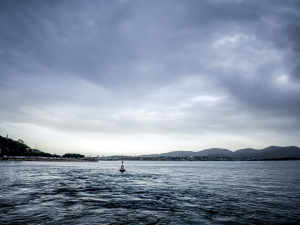 Καιρός σήμερα: «Κόβεται στα δύο» η χώρα - Πού θα πέσουν βροχές