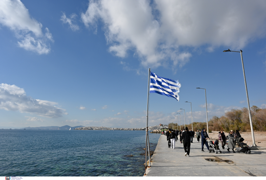 Καιρός: Συννεφιασμένη Κυριακή σήμερα, ανεβαίνει και άλλο η θερμοκρασία