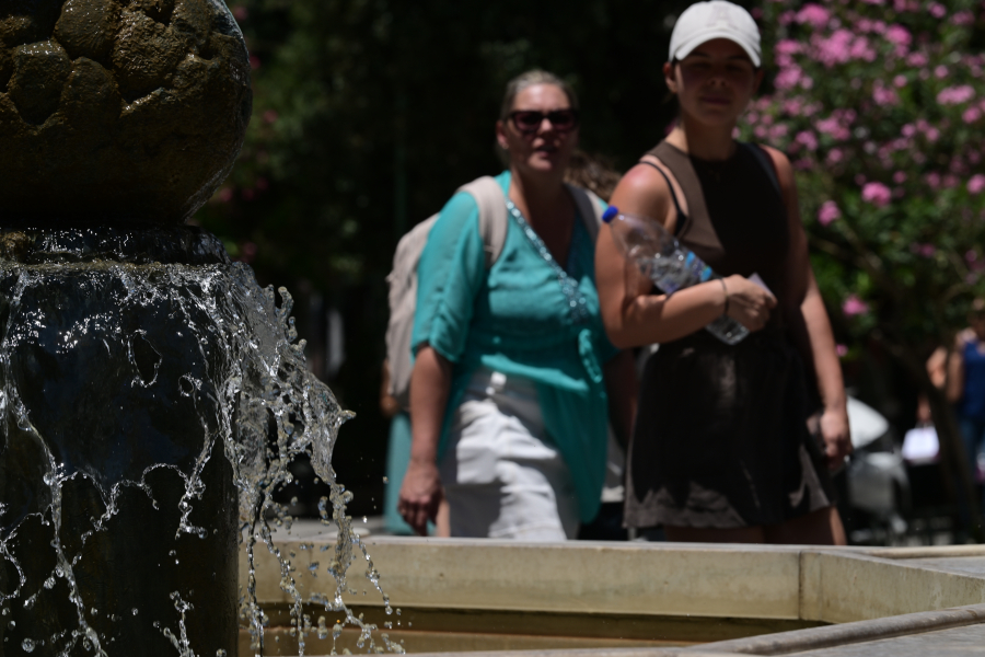 Καιρός: Καμίνι η χώρα το Σαββατοκύριακο - Έρχεται ο θερμικός θόλος